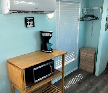 Merritt Island Boat Rental | Pet-Friendly Equipped Boat Rental with Private Rooftop Deck and Views in Florida
