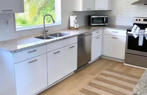 Biggar House | Pet-Friendly Estero Spacious House Near FGCU, Beaches, RSW Airport & Hertz