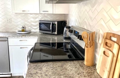 Biggar House | Pet-Friendly Estero Spacious House Near FGCU, Beaches, RSW Airport & Hertz