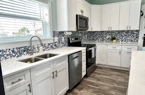 Port St. Joe House | Pet friendly & fenced, all size pets welcome, 5 mins to beach & bay, est. 2023.