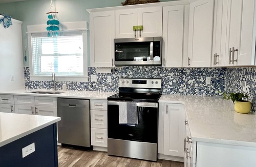 Port St. Joe House | Pet friendly & fenced, all size pets welcome, 5 mins to beach & bay, est. 2023.