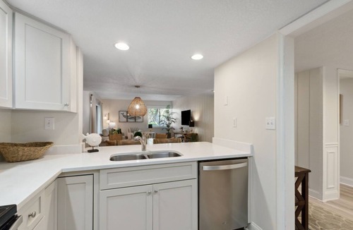 Fernandina Beach Condo | Pet Friendly | Ground Floor Beachwood Condo | Renovated Kitchen | Across the Street from the Beach