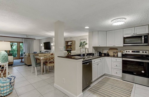Fernandina Beach Condo | Pet Friendly | Ground Floor Beachwood Condo | Newly Updated | Across the Street from Beach