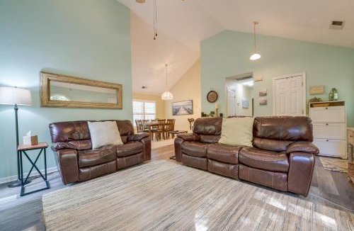 LaGrange House | Pet-Friendly LaGrange Vacation Rental w/Deck!