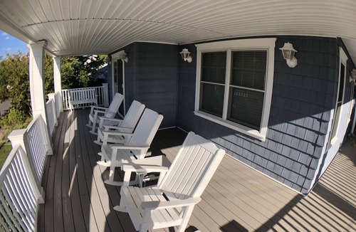 Avalon House | Pet Friendly Luxury Home! Near Beach, Dining, Shops, and Entertainment!