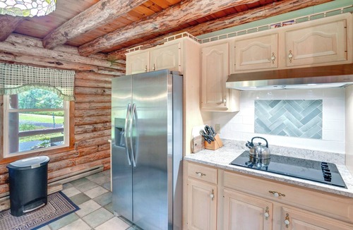 Maplecrest House | Pet-Friendly New York Cabin w/Hot Tub & Game Room
