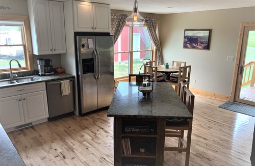 Williamsburg House | Pet friendly, quiet and quaint location between Traverse City and Elk Rapids.