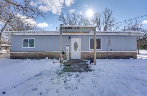 Baldwin House | Pet-Friendly Retreat: Over 3 Acres in Baldwin!