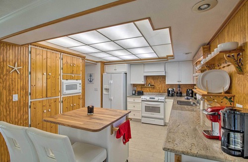 Sebastian Highlands House | Pet-Friendly Sebastian Home on Lake; Golf Nearby