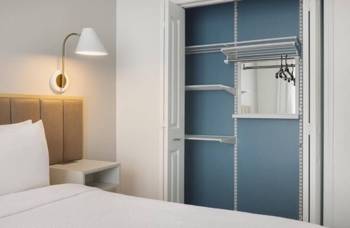 Westshore Hotel | Pet-Friendly Studio with Full Kitchen Perfect for Extended Stays in Tampa
