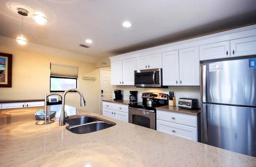 Sanibel Condo | Pet friendy 3-BR retreat with gulf views & crows nest balcony - Signal Inn 18