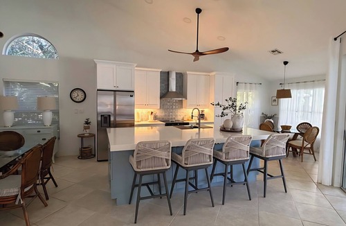 Crown Pointe House | PICCADILLY MANOR-3BD/2BA W HEATED POOL +1 773 443-7832