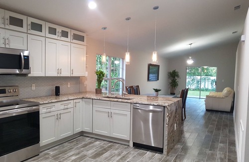 Northeast Orlando House | Pick me! Comfy and safe house with fenced backyard