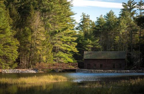 Sparrow Bush Bed & Breakfast | Pine Brook Manor