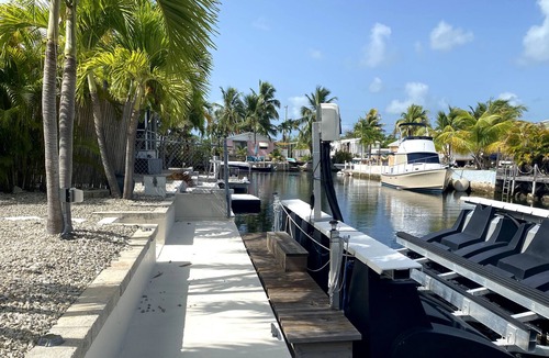 Little Torch Key House | Pine Channel Paradise- Great boating, boat lift, tiki hut