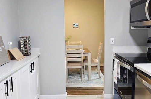 Pinellas Park Apartment | Pinellas Perch: 3/2 central home, 10 mins to DTSP