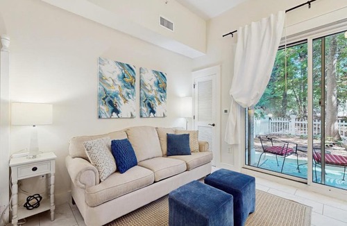Baytowne Wharf Hotel | Pleasant studio at The Baytowne Wharf with shared pool hot tub shopping & events