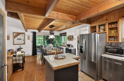 Bushkill House | Pocono cabin where the host thought of everything, so you don’t have to!