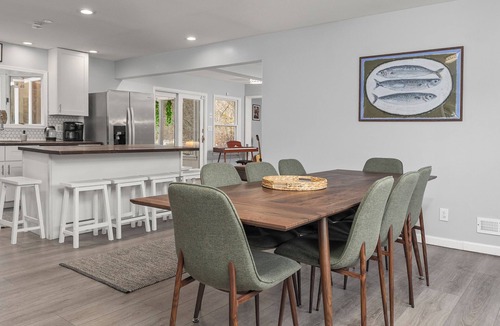 Liberty House | Pondview Manor - Spacious Farmhouse w/Pool