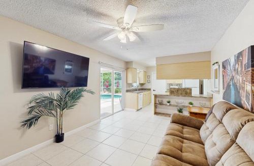 Longwood House | Pool Access! Dog-Friendly Retreat 16 Mi to Orlando