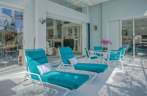 Braden River House | Pool Home Sea Foam Shangrila