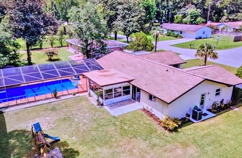 Dunnellon House | Pool house, 2-bedroom, 2 bath, next to Rainbow Springs, Dunnellon Fl