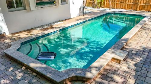 Croissant Park House | Pool House in Fort Lauderdale