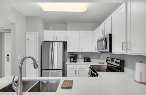Indian Bayou Condo | Pool Paradise with 75" TV - The Palms of Destin