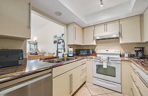 Sarasota Villa | Pool, Pickle Ball, Tennis, Minutes to Beaches