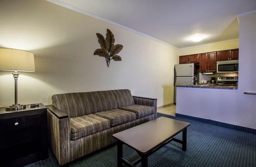 Rocky Point Condo | Pool View 1BR Condo w/Private Beach Access