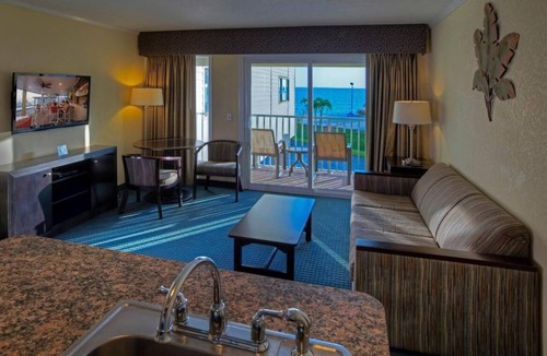 Rocky Point Condo | Pool View 1BR Condo w/Private Beach Access