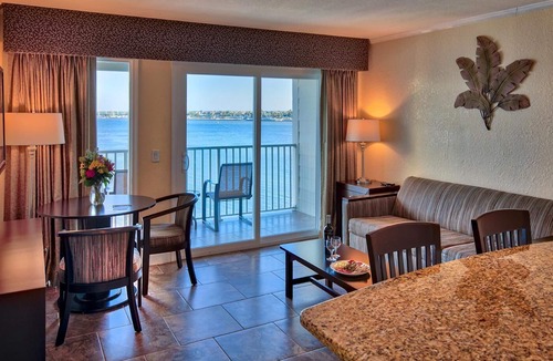 Rocky Point Condo | Pool View in Tampa Bay