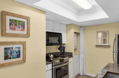 Gulf Pines Condo | Pool View | Screened-in Balcony | Free Seasonal Beach Chair Service