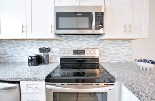 Seagrove Beach Apartment | Pool | Walk to Beach | Salt & Seagrove | Tennis | Seagrove