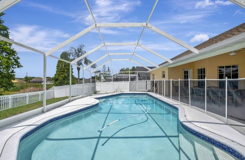 Boyette Springs House | Pool | Waterfront Lake | 12 PPL | Gorgeous