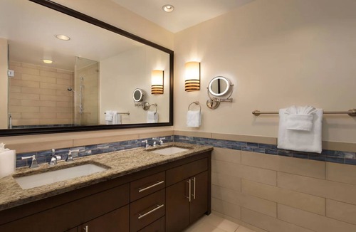 Marco Island Resort | Poolside - 3 Bedroom - Marriott's Crystal Shores - Full Resort Access