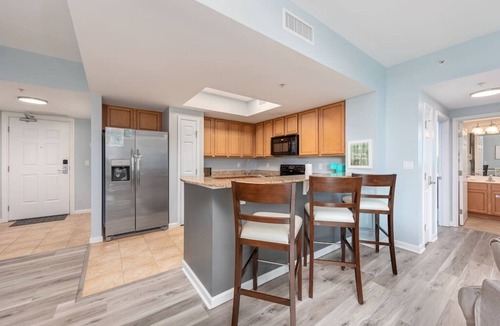 Destin Resort | Poolside Family Friendly Resort 2 FULL-KING Rooms