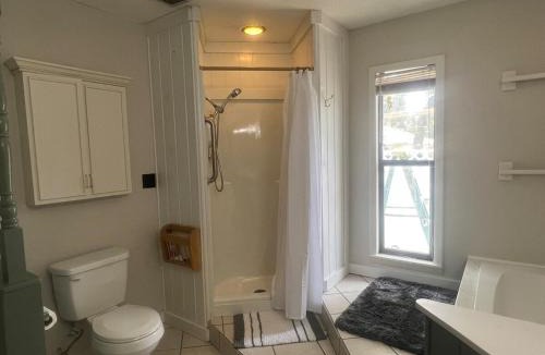 Ocklawaha House | Poolside Family Retreat-Near the Springs!