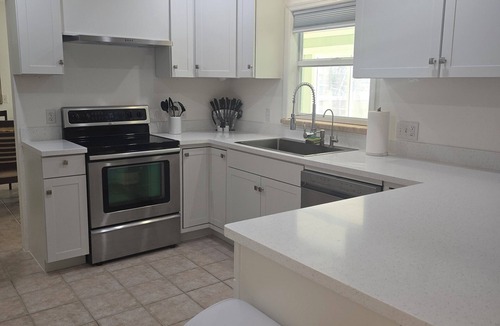 Port Saint Lucie House | Poolside Palms - 3bd/3ba Sleeps 18