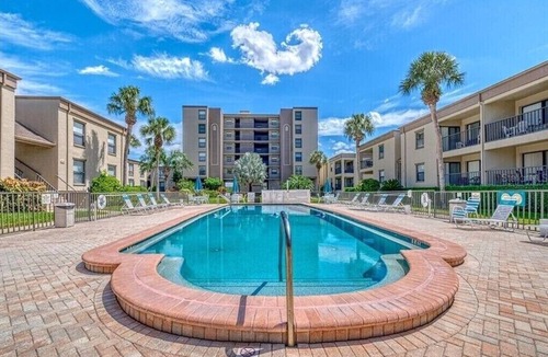 Indian Shores Condo | Poolside Paradise Condo | Indian Shores | Heated Pool | 3-Min Walk to Beach