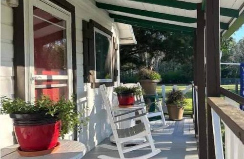Ochlocknee House | Pope's Museum Private Guest House on Historic Grounds. Pet-Friendly