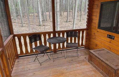 Silver Lake Cabin | Porch View Cabin - 3 Min to Silver Lake Sand Dunes