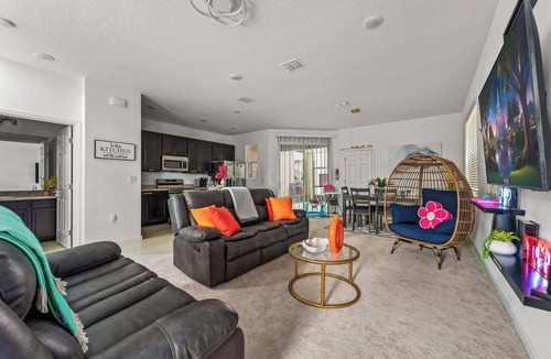 Davenport House | Port Mickey- Chic Family Home, 25 Min to Disney