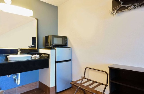 Valdosta Apartment | Premium King Bed|Nsmk