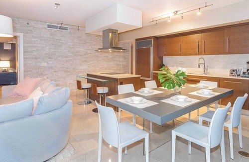 Downtown Miami Apartment | Prime Brickell Suite | Walk to City Center