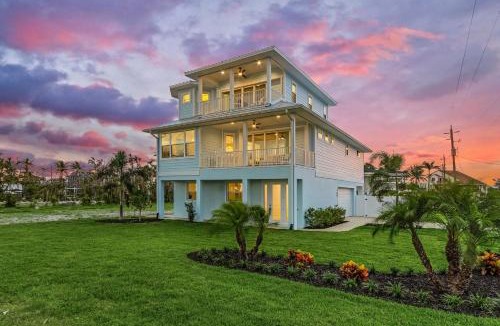 Mid Island House | Prime Location, Heated Pool, Game Room - FMB- Beach Please - Roelens