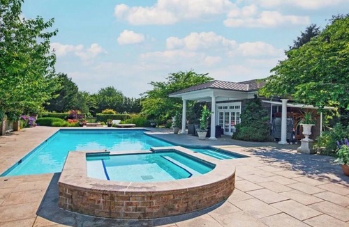 Bridgehampton House | Prime location Hamptons estate,perfect for large groups min from beach and town