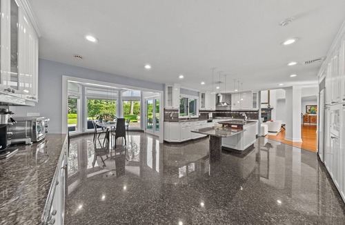 Cresskill House | Private 1-Acre Luxury Estate with Pool 5BR 20 Min to Manhattan & NYC