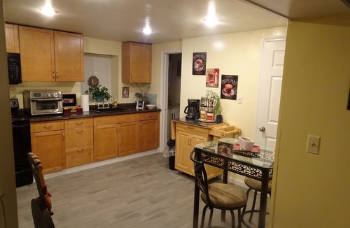 Centerport Apartment | Private 1BR Apt Peaceful Stay 1hr to NYC Great amenities - great town!
