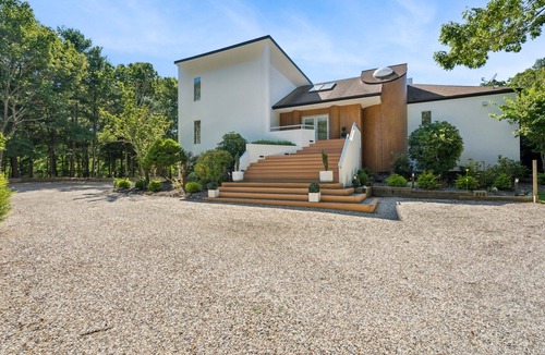 North Sea House | Private 2.1 acre gated home with heated pool and tennis & pickleball court
